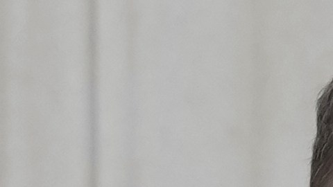 Kim Kardashian llegó al tribunal para testificar en el juicio por el robo que sufrió en París hace 9 años.