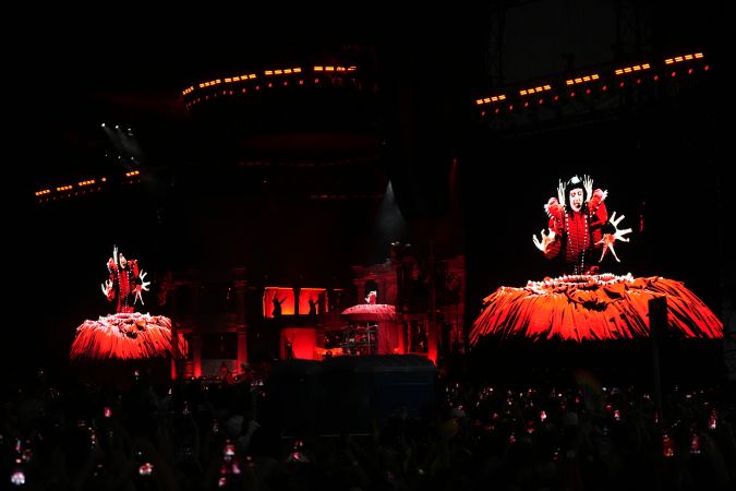 El nuevo show de Lady Gaga es una experiencia visual increíble.