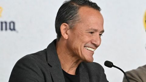 Luis Hernández.