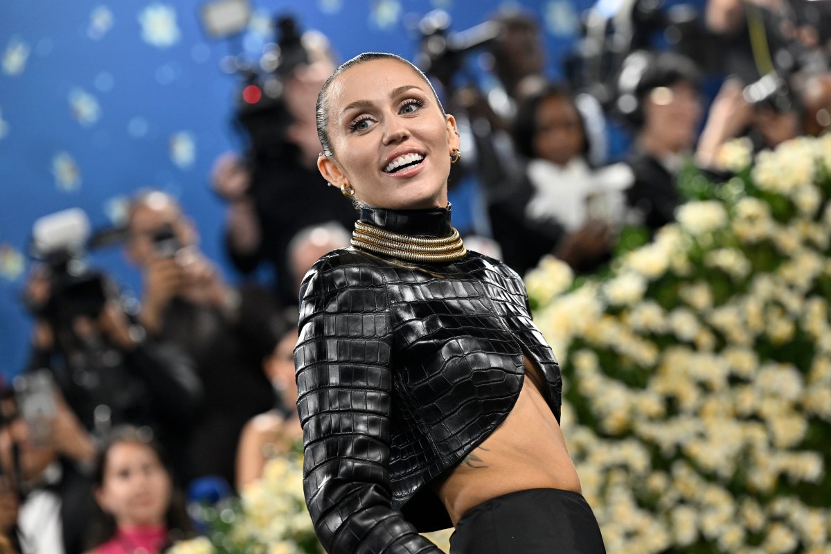 Miley Cyrus aclara cómo es su relación con sus padres: "Estoy en paz"