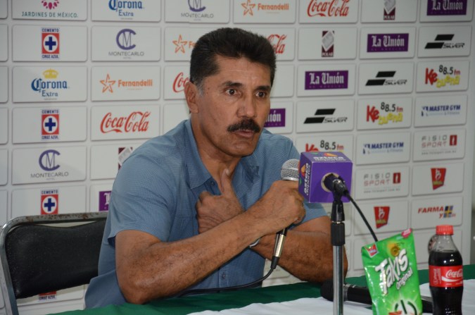 Ignacio Rodríguez, Director Técnico de Zacatepec, durante el partido correspondiente a la jornada 7 del Torneo Clausura 2015 de la Liga de Ascenso MX.