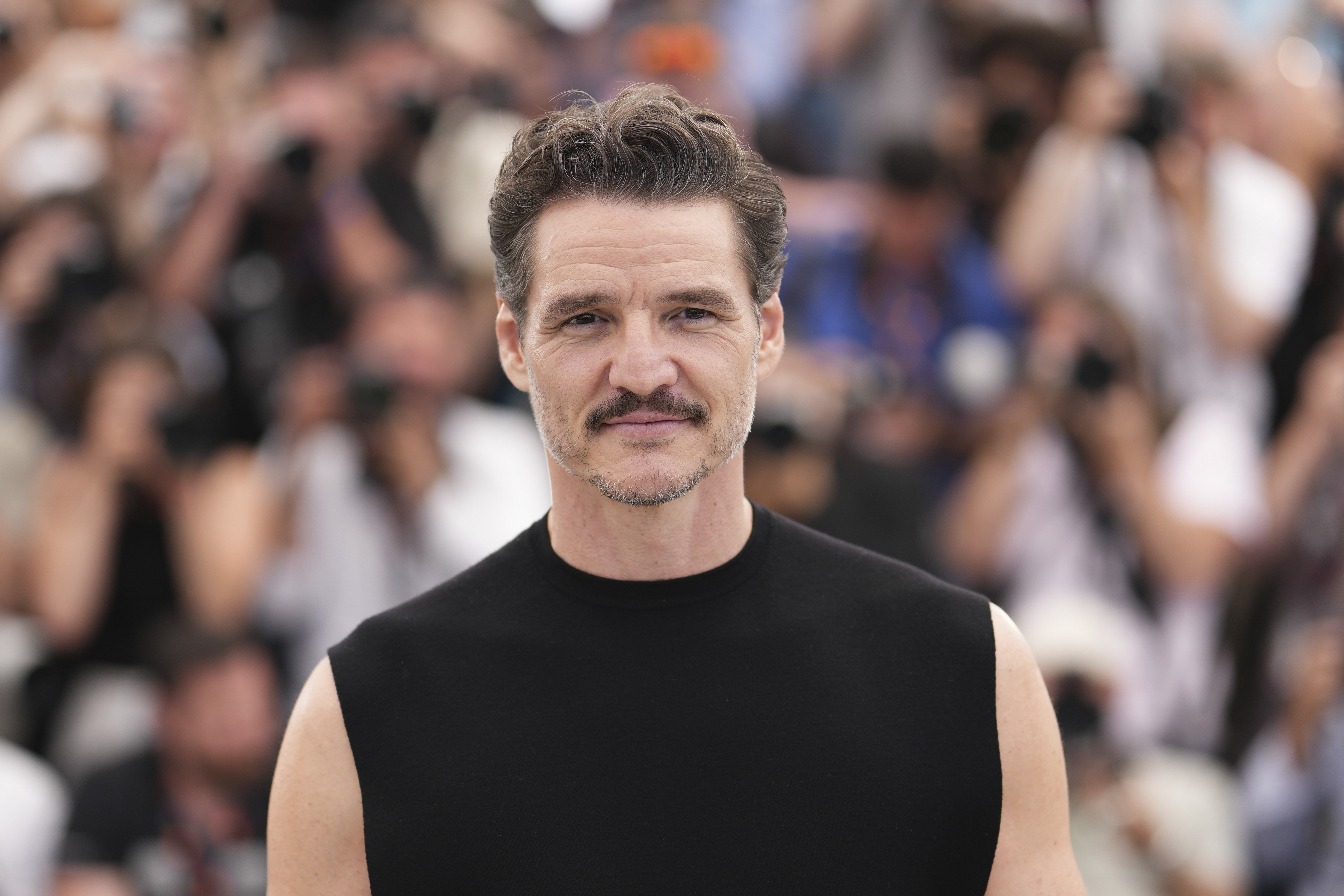 Pedro Pascal se pronuncia en Cannes sobre políticas migratorias de Trump
