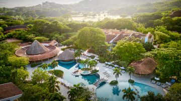 Vista aérea donde se observa parte  del 'The Westin Reserva Conchal Golf Resort & Spa'.