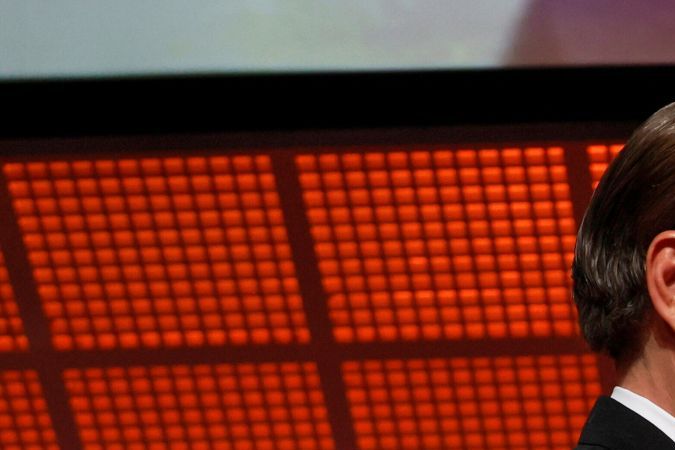 Leonardo Di Caprio entrega la Palma de Oro Honorífica a Robert de Niro en el Festival de Cannes.