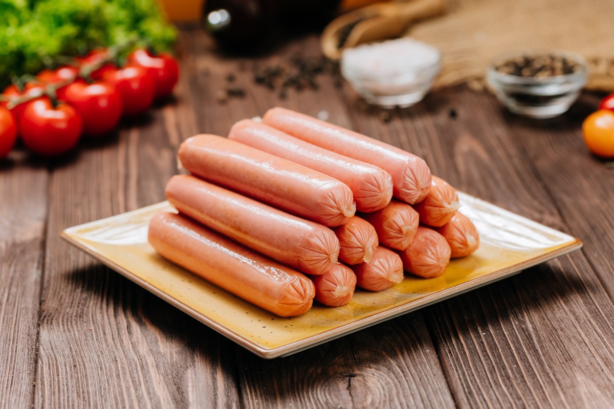El truco de una ingeniera de alimentos para conservar salchichas hasta por dos meses