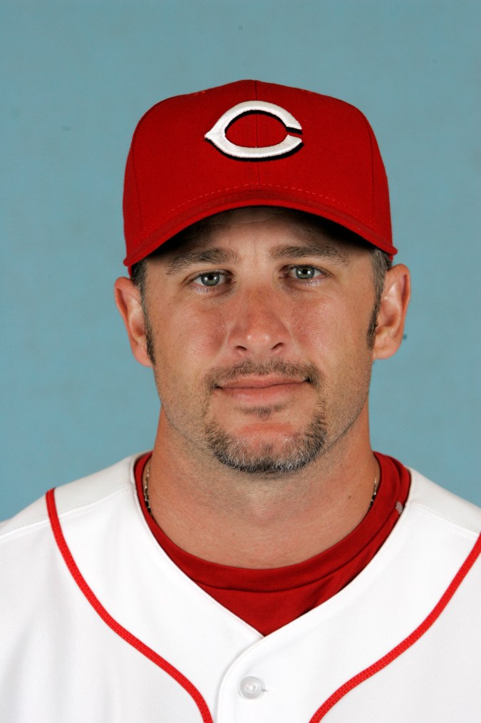 Esta es una foto de archivo de 2008 de Scott Sauerbeck, del equipo de béisbol Cincinnati Reds. Esta imagen refleja la plantilla activa de los Reds al domingo 24 de febrero de 2008, fecha en que se tomó esta foto. (Foto AP/Al Behrman)