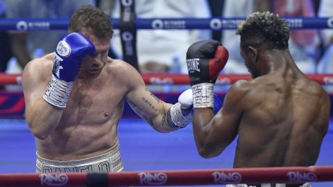 Canelo Álvarez vs. William Scull