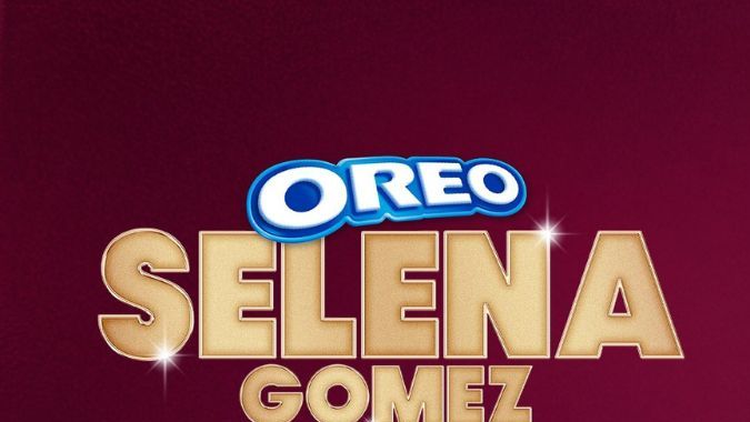 Las galletas OREO de Selena Gomez de edición limitada presenta 1 de 6 relieves únicos diseñados pensando en los Selenators.