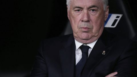 Real Madrid's head coach Carlo Ancelotti waits for the start of a Spanish La Liga soccer match between Real Madrid and Mallorca in Madrid, Spain, Wednesday, May 14, 2025. (AP Photo/Manu Fernandez)