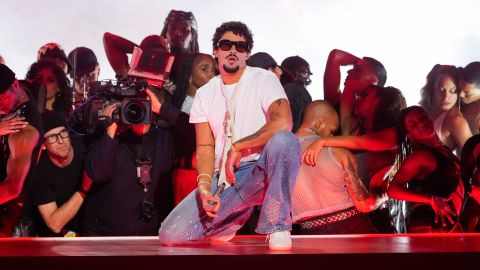 “DeBÍ TiRAR MáS FOToS World Tour” promete ser un show inolvidable.