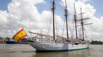 El buque escuela de la Armada española Juan Sebastián de Elcano, donde se está formando la heredera de la corona, la princesa Leonor a su paso por la República Dominicana.