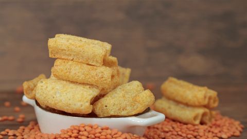 Las lentejas es el ingrediente central para esta receta de snack crujiente.