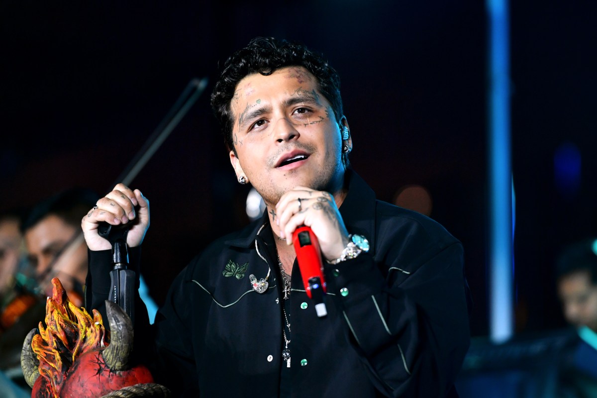 Christian Nodal vivió un incómodo momento en Japón por dejar propina