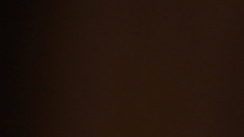 Si tienes más de un teléfono viejo, puedes colocarlos en distintos rincones de la casa para una vigilancia más completa.