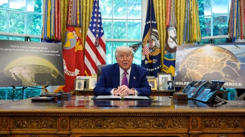 Trump insiste en la Cúpula de Hierro para proteger a Estados Unidos: costaría $175,000 millones