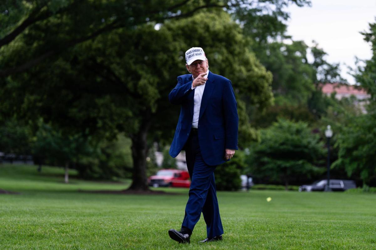 Trump insiste en que el diálogo con Irán avanza "muy bien"