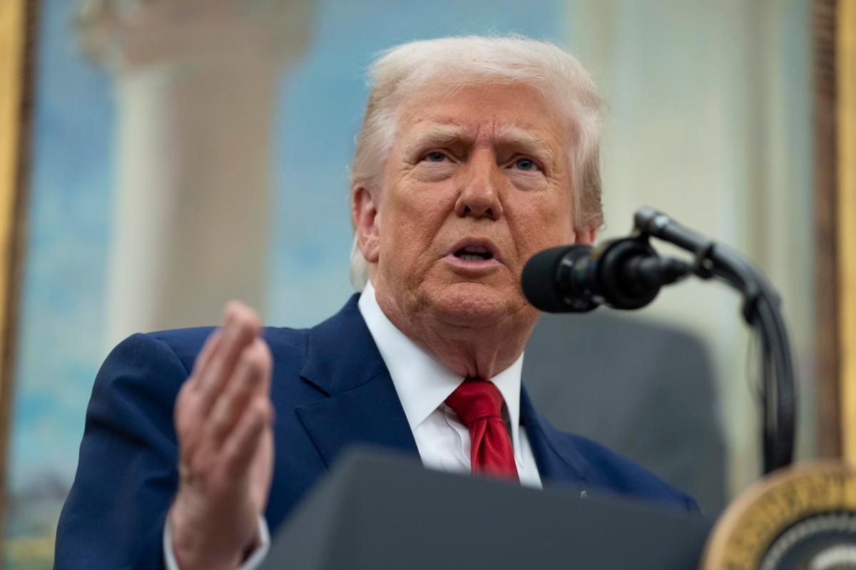 Trump pide limitar al 15 % los estudiantes extranjeros en Harvard