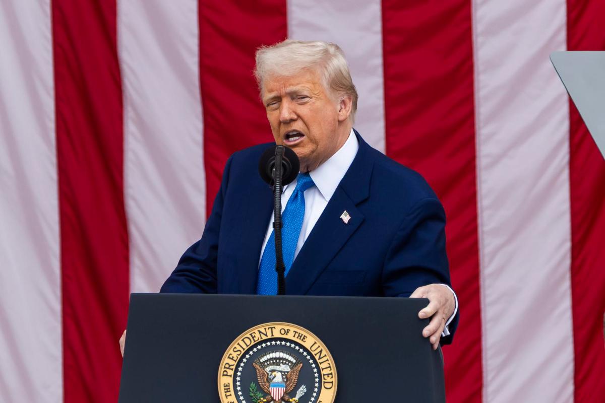 Trump advierte a Putin que “juega con fuego”