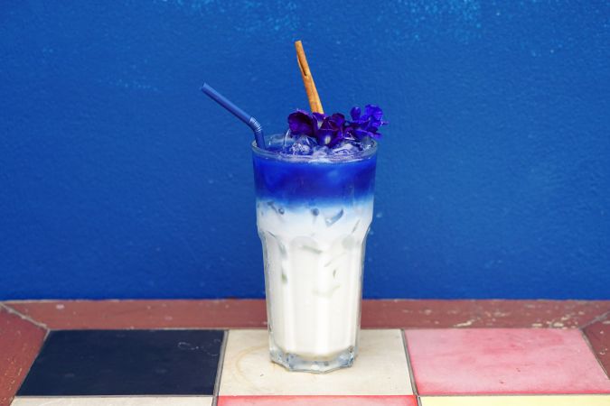 La FDA aprobó tres nuevos colorantes, entre ellos dos tipos de azules.
