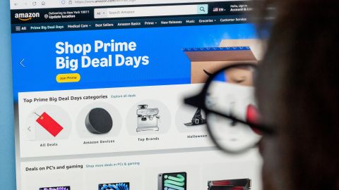 Una suspensión en Amazon puede significar el cierre inmediato de tu tienda online, la pérdida de inventario y la retención indefinida de tus ingresos por ventas.