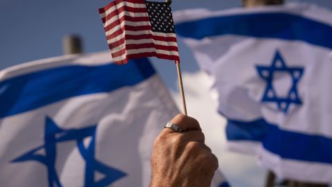 Arrestaron a un hombre en Nueva York por intentar destruir embajada de EE.UU. en Israel
