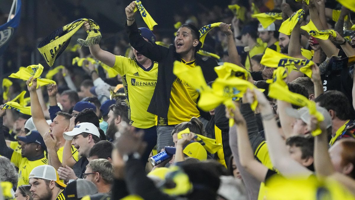 Fans protestan en partido de la MLS contra ICE por deportaciones en Tennessee