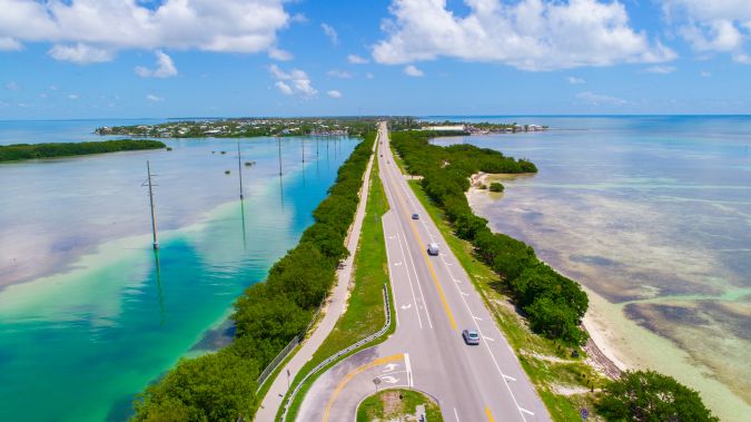 Conducir por la Overseas Highway es considerado uno de los "viajes por carretera más pintorescos de Estados Unidos".