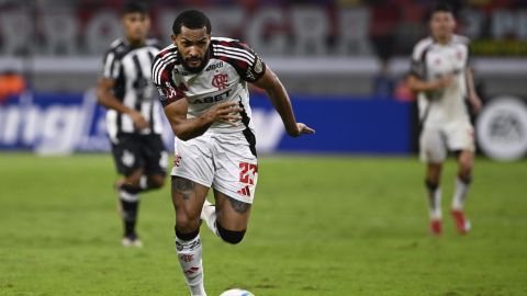 Juninho, jugador del Flamengo durante el partido de Libertadores ante Central Cordoba.