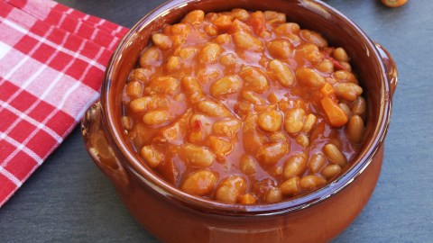 Los frijoles contienen soja, un alergeno no declarado.