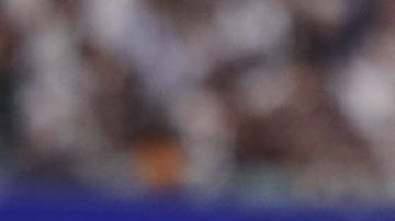 El delantero francés del Real Madrid Kylian Mbappé celebra tras marcar el 2-0 durante el partido entre Real Madrid y Real Sociedad.