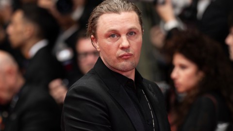 El abogado de Michael Pitt, Jason Goldman, negó todas las acusaciones.