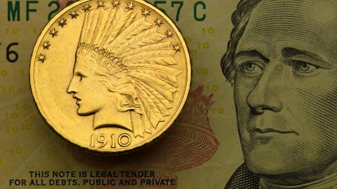 La moneda india de $10 es parte de una serie de monedas de oro diseñadas por el reconocido escultor Augustus Saint-Gaudens.