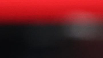 Miguel Navarro es consolado por sus compañeros en el partido de la fase de grupos de la Copa Libertadores entre Sao Paulo y Talleres.