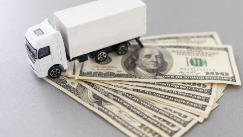 Al impuesto del 5% que busca imponer el presidente Trump se le suman las comisiones habituales que cobran plataformas como Western Union, Dolex o Ria Money Transfer.