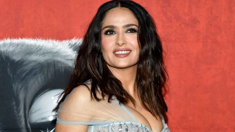 Esta la primera vez que Salma Hayek aparece en la famosa publicación.