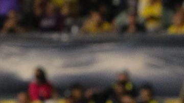 El entrenador de Barcelona, Segundo Castillo, durante un partido de la fase de grupos de la Copa Libertadores entre Barcelona y River Plate.