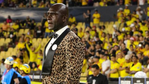 El entrenador de Barcelona, Segundo Castillo, durante un partido de la fase de grupos de la Copa Libertadores entre Barcelona y River Plate.