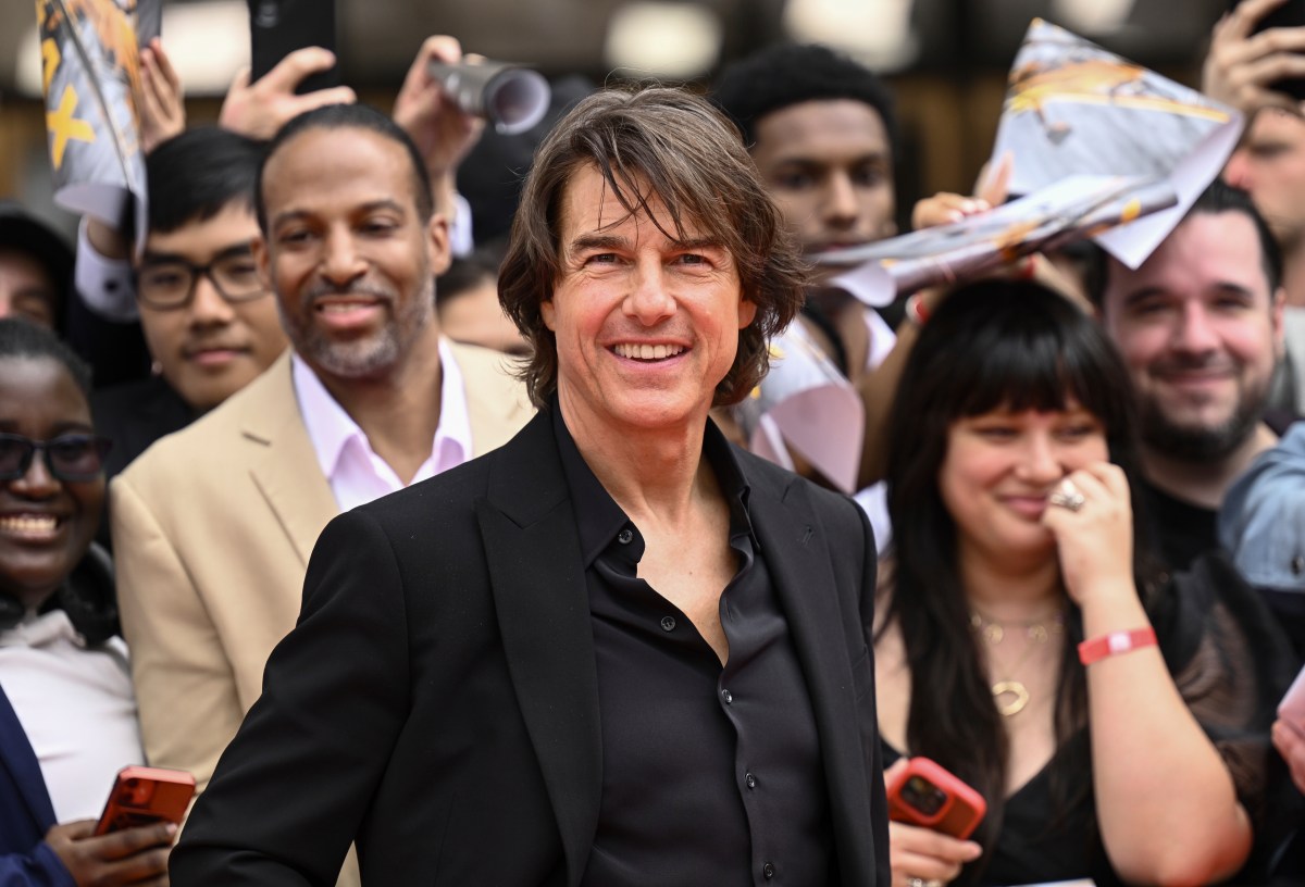 Tom Cruise sorprende bailando bachata con la reportera Génesis Suero