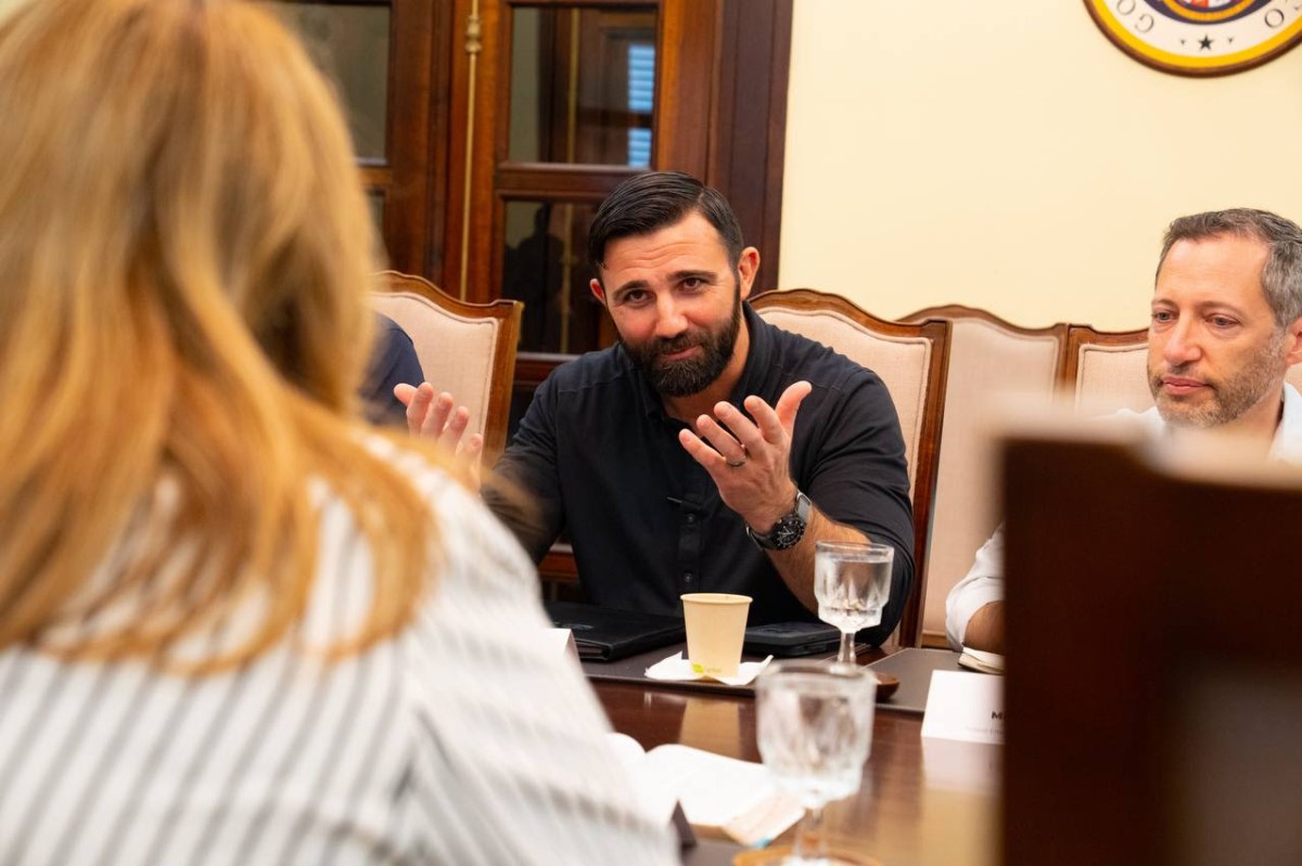 Administrador de FEMA dice que tiene como meta reducir burocracia para avanzar proyectos de reconstrucción de la red eléctrica en Puerto Rico