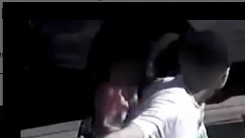 Ataque a niña en Queens (NYC) captado por cámara de seguridad.