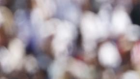 Senny Mayulu celebra con sus compañeros del PSG.