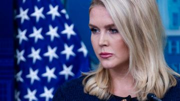 La secretaria de prensa de la Casa Blanca, Karoline Leavitt, responde a una pregunta de los medios de comunicación durante la rueda de prensa diaria en la sala de prensa de la Casa Blanca en Washington, DC, EE.UU., el 03 de junio de 2025.