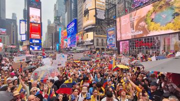 Activistas venezolanos del área tri estatal exigen a la comunidad internacional que se ponga el foco en la crisis humanitaria que sigue expulsando a sus connacionales del país suramericano.