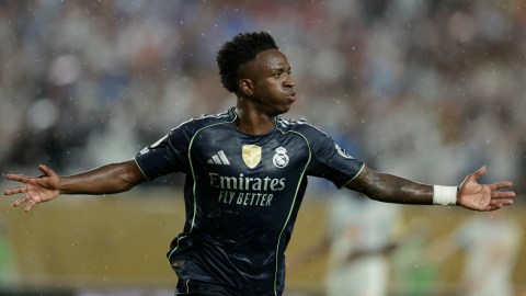 Real Madrid certificó su pase a octavos del Mundial de Clubes al golear al Salzburgo