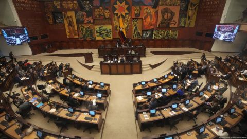 La reforma parcial al artículo 5 de la Constitución se aprobó con el voto de 82 de los 151 legisladores.