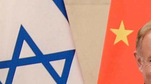 China criticó a Trump por publicación sobre decir que deberían abandonar Teherán.
