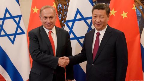 China criticó a Trump por publicación sobre decir que deberían abandonar Teherán.