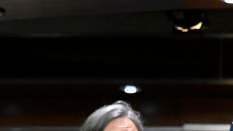 La congresista por Texas Sylvia García habla durante una rueda de prensa, este jueves en el Congreso en Washington (Estados Unidos).