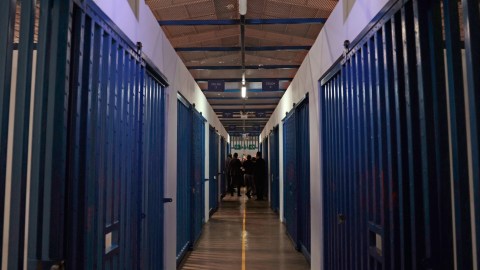 La muerte de la persona que estaba bajo custodia de ICE está siendo investigada.