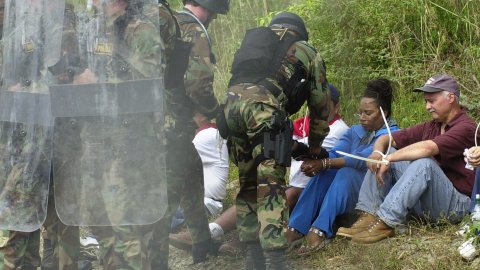 Arrestos de manifestaciones en protestas contra la Marina en Vieques, Puerto Rico